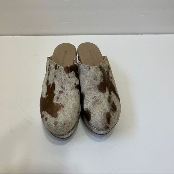 NEW WITHOUT TAGS CHOCOLAT BLU YOMA BRONZE CALF HAIR LEATHER PLATFORM CLOGS. - Picture 3 of 9